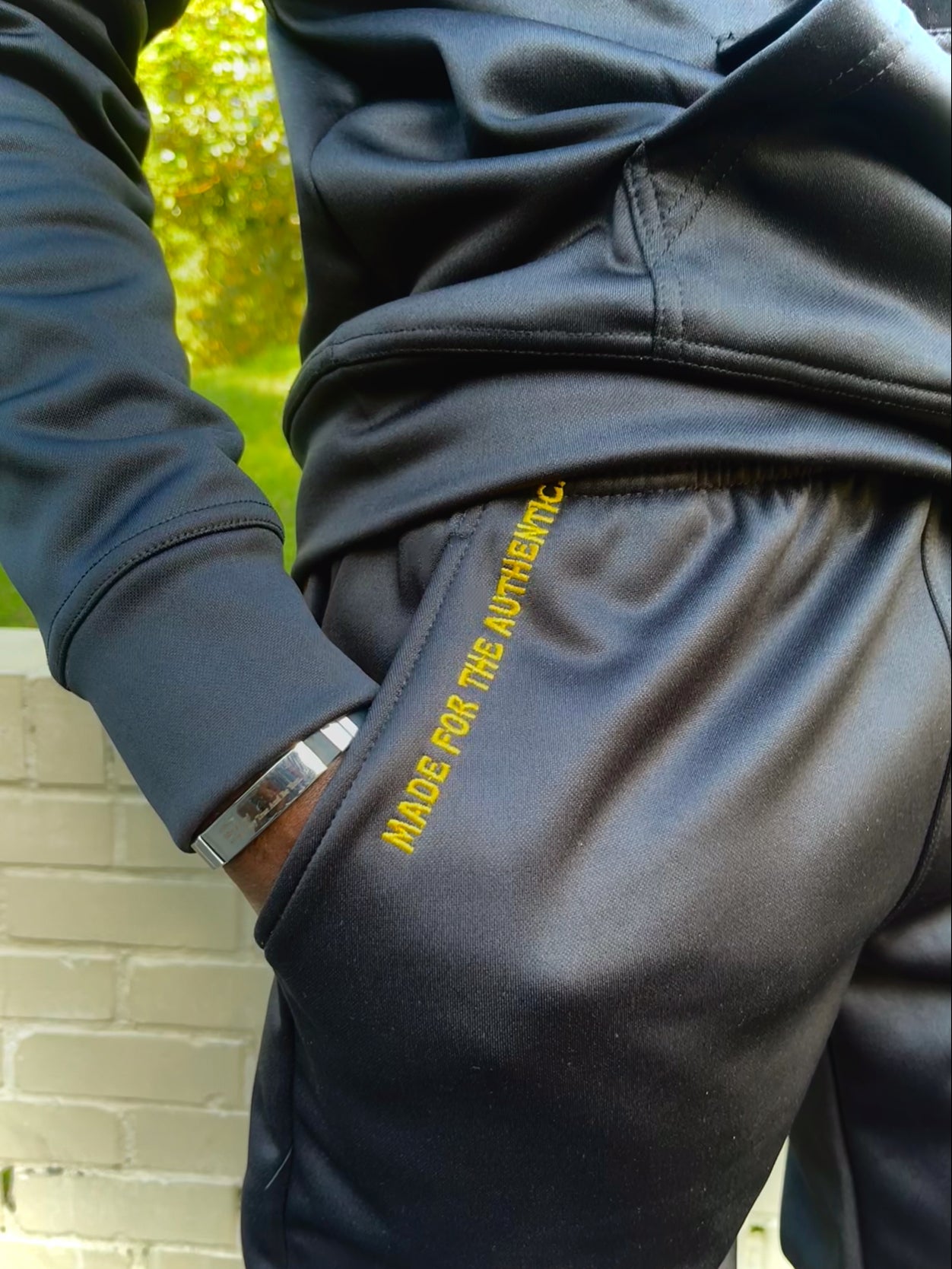 Astaby Jogger Suit (Blk/Gold) FULL SET
